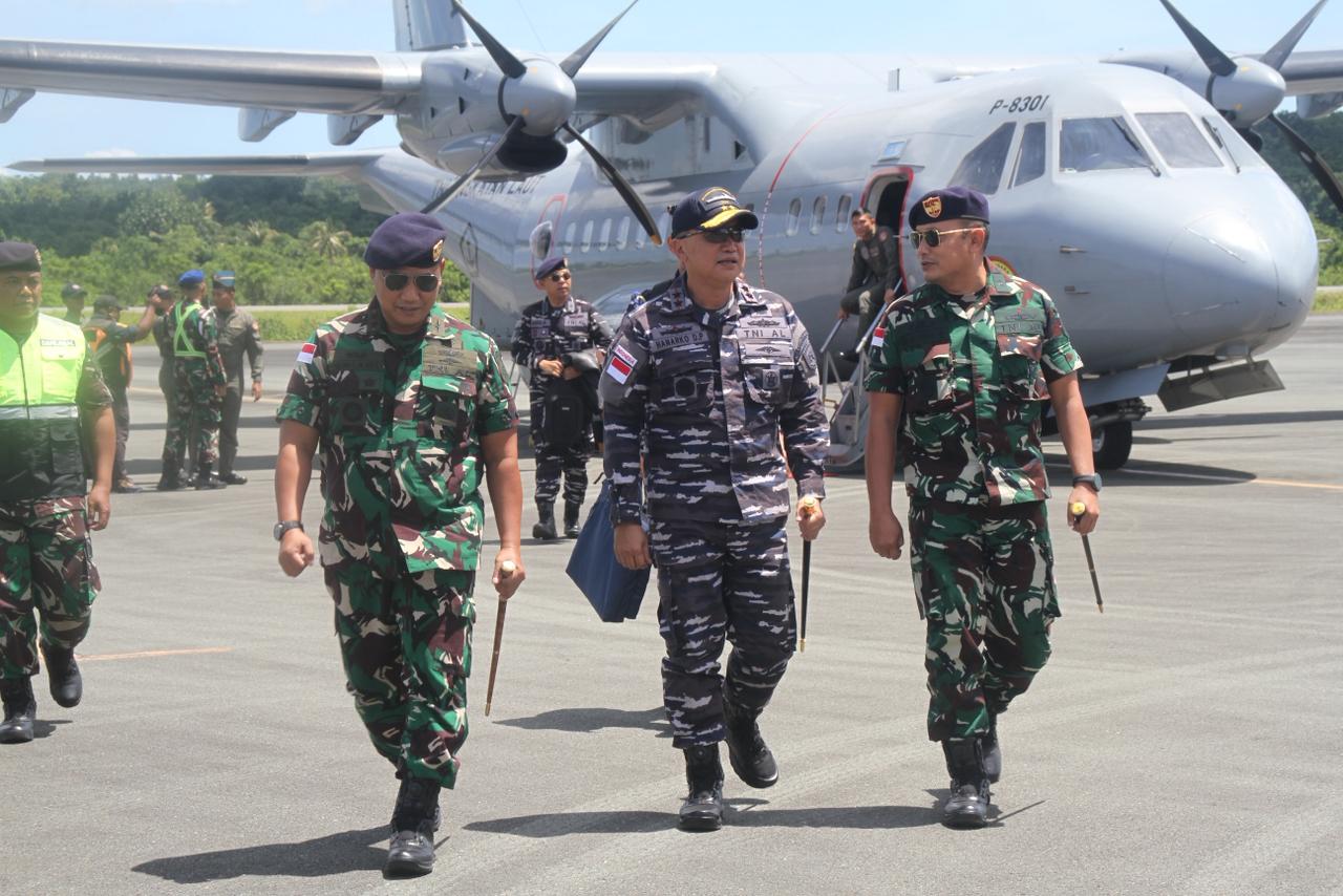 Cek Kesiapan Pangkalan di Garis Depan, Komandan Kodaeral lX Sidak Markas Lanal Tual