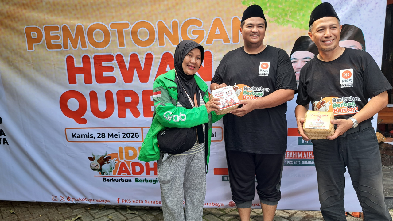 PKS Surabaya Sembelih 32 Sapi dan 52 Kambing, Salurkan 14.470 Paket Kurban