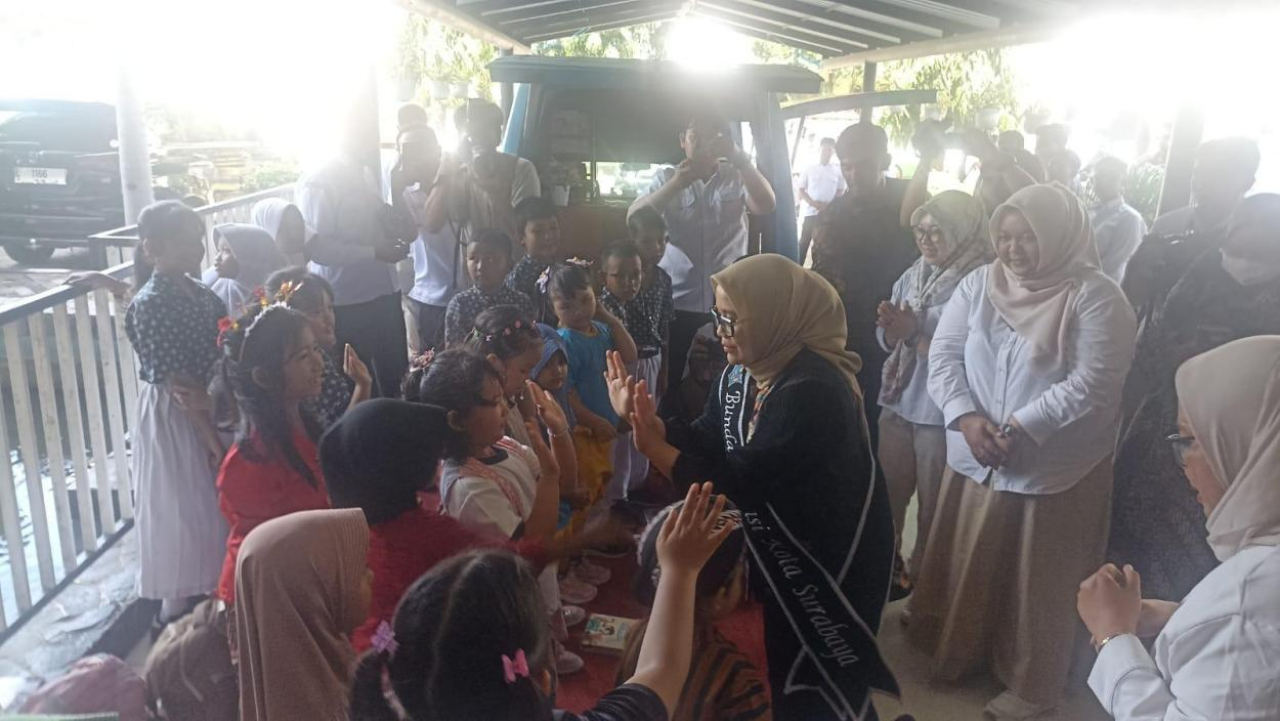 Keceriaan Rini Cahyani, dalam even Ceria bersama orang tua hebat di Gedung Wanita
