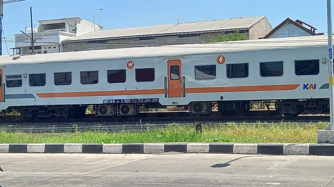 Berikut versi berita yang sudah saya rapikan agar lebih **jurnalistik, mengalir, tidak repetitif, dan SEO-friendly**.  # KAI Daop 8 Tambah KA Gajayana dan Kapasitas KA Anggrek-Gumarang ke Jakarta  **SURABAYA, NAWACITA.CO** – PT Kereta Api Indonesia (Perse