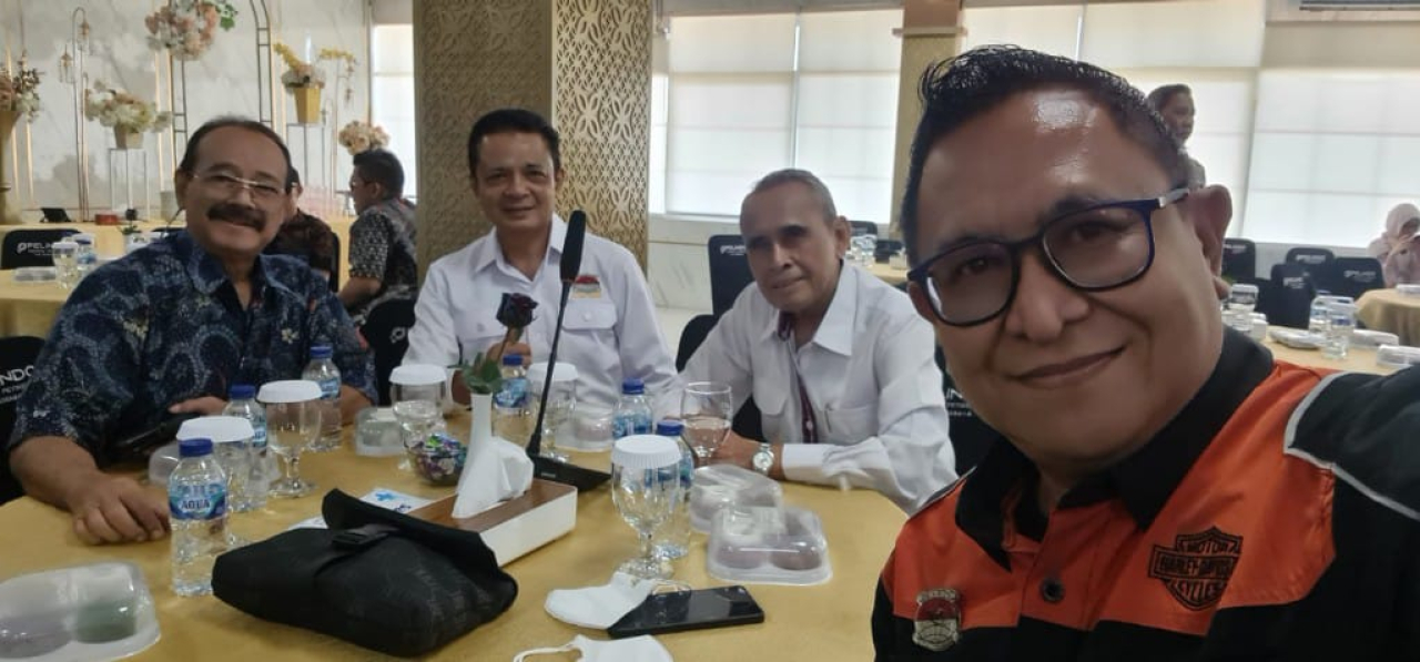 Boy G. Rahman, Wakil Ketua GPEI Jawa Timur bersama Ketua GPEI Jawa Timur, Isdarmawan Asrikan, pada sosialisasi alat pemindai pada Rabu (16/9) di Ruang Toba, TPS