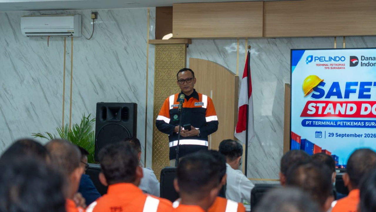 Direktur Utama TPS, Ali Sodikin, memberikan sambutan pada kegiatan Safety Stand Down pada Selasa (29_9) di TPS (2)