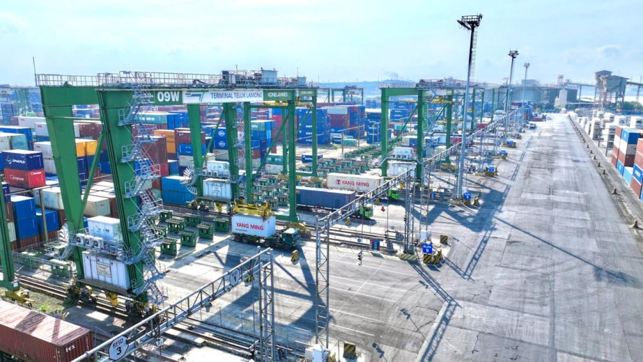 Arus Petikemas Terminal Teluk Lamong Tembus 2,29 Juta TEUs, Naik 12,54 Persen