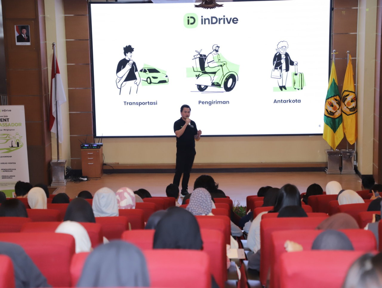 Kegiatan edukasi keselamatan berkendara inDrive melalui program Drive Your Future Phase 2 di Jawa Barat