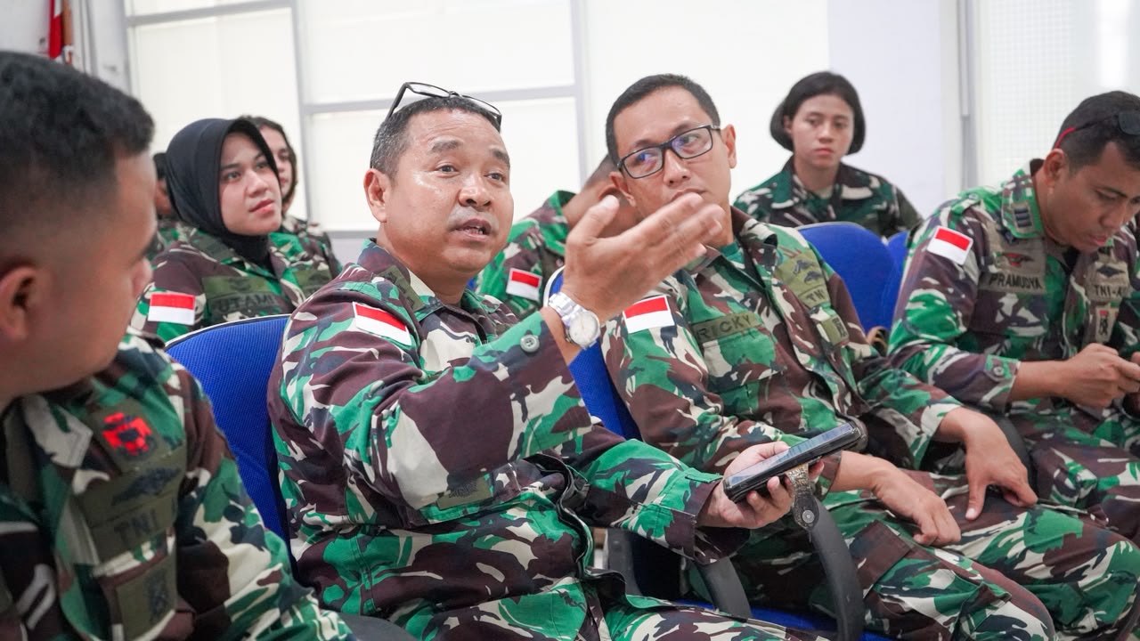 Penyuluhan hukum Diskum Kodaeral IX kepada prajurit dan ASN Rumkital dr. F. X. Suhardjo Ambon mengenai perjanjian kerja sama.